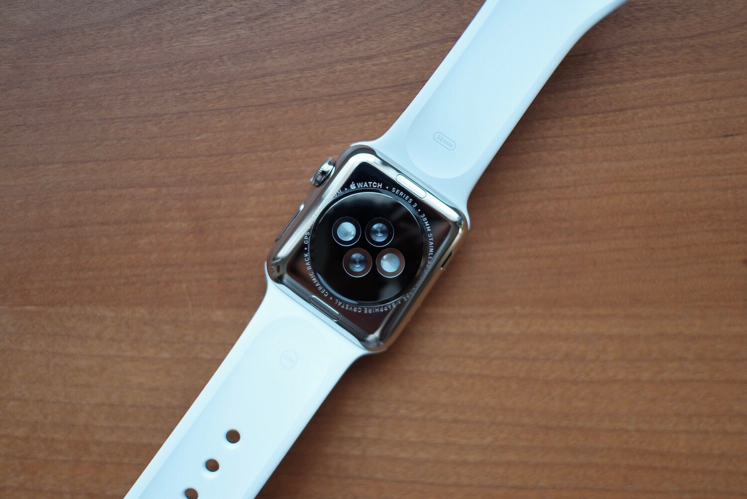 Apple Watch Series 3 – 38mmステンレススチールケースを購入しました 